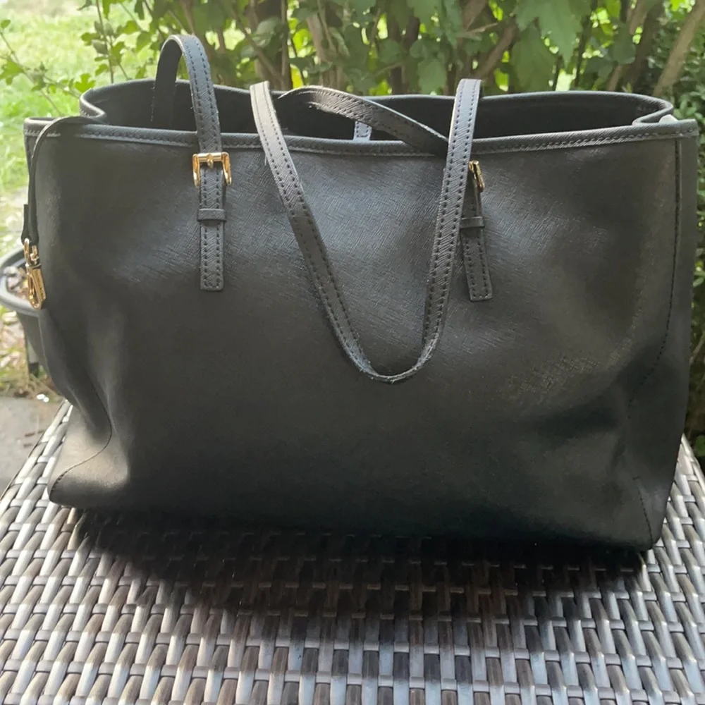Michael Kors jet set tote